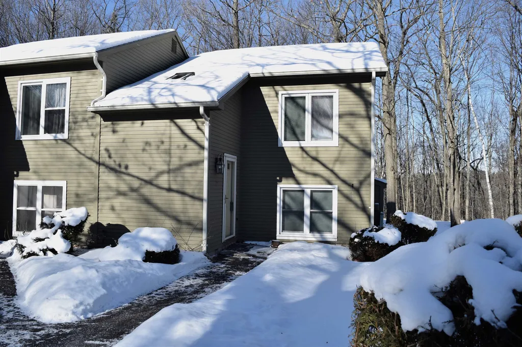 440 Oak Circle Colchester VT 05446