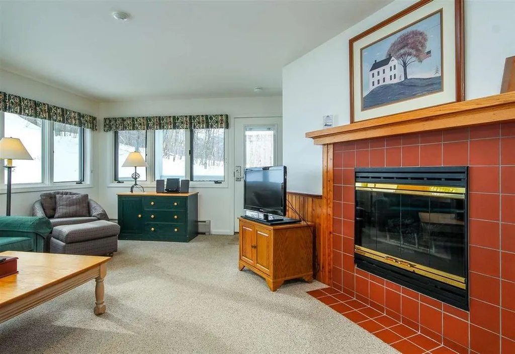 24/b Willows Cambridge VT 05464