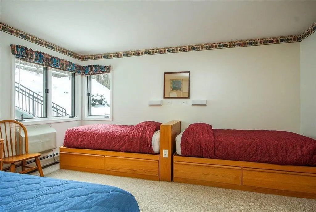 24/b Willows Cambridge VT 05464