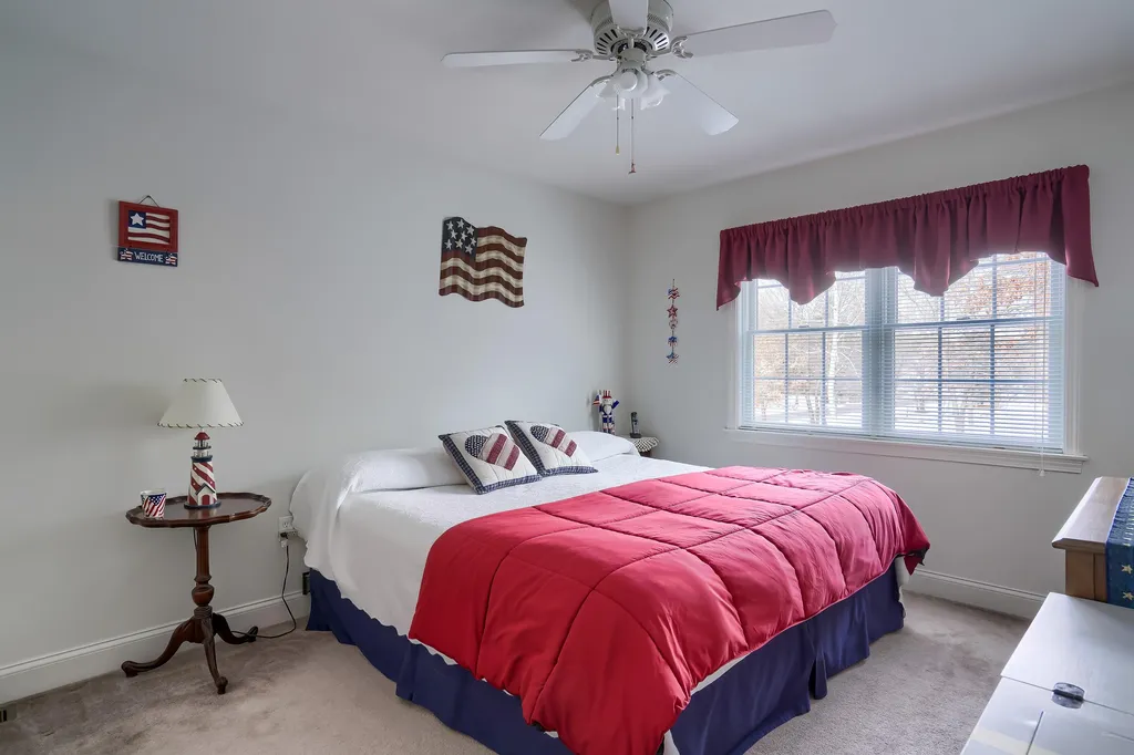 13 Ellsworth Lane Pelham NH 03076