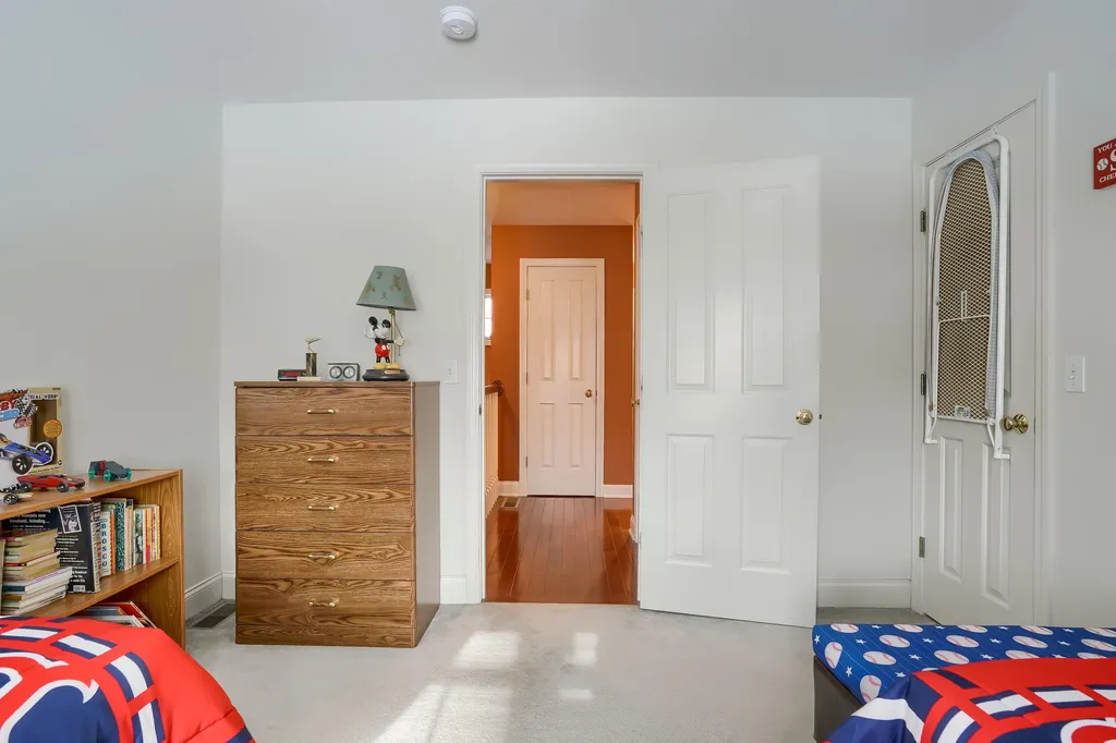 13 Ellsworth Lane Pelham NH 03076