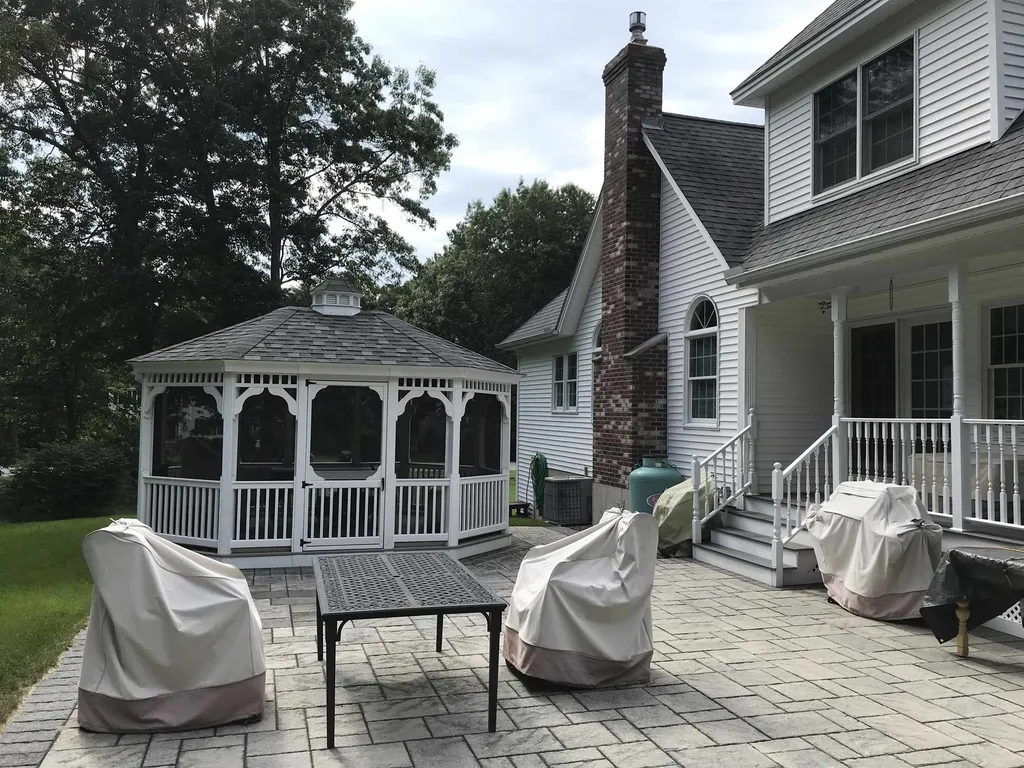 13 Ellsworth Lane Pelham NH 03076