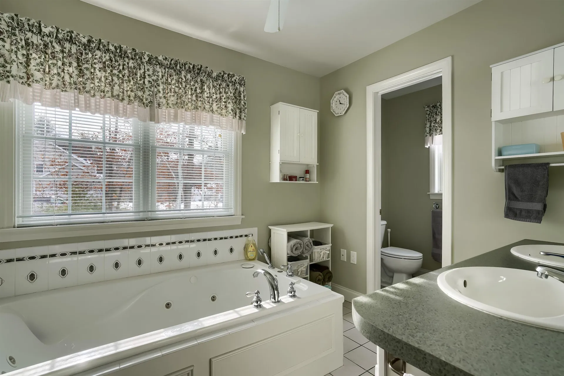13 Ellsworth Lane Pelham NH 03076