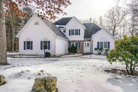 13 Ellsworth Lane Pelham NH 03076