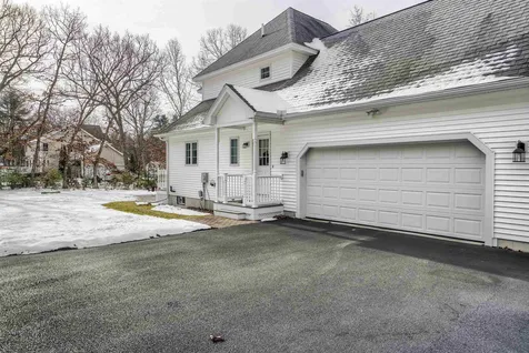 13 Ellsworth Lane Pelham NH 03076