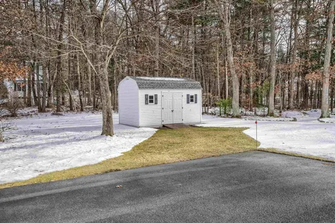 13 Ellsworth Lane Pelham NH 03076