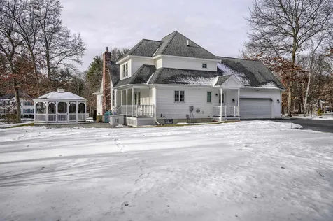 13 Ellsworth Lane Pelham NH 03076