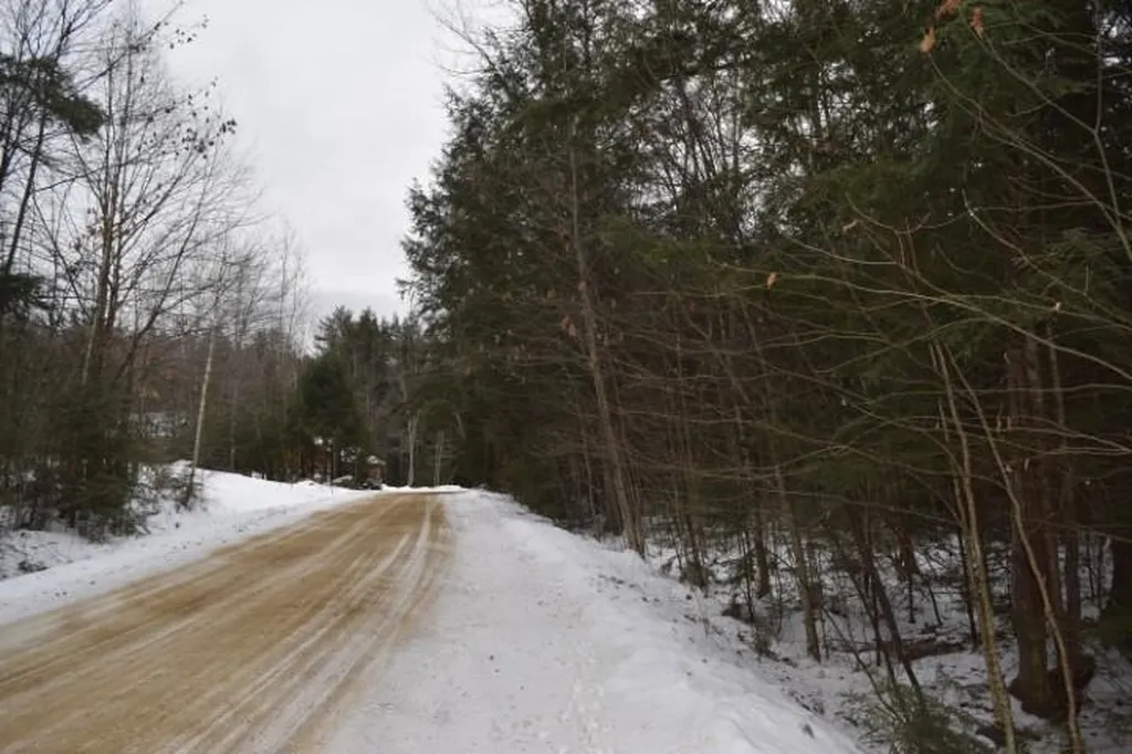 Simonds Road Haverhill NH 03765