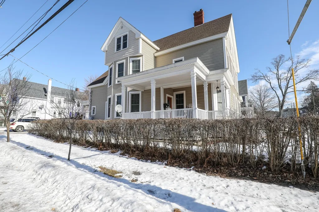 282 Myrtle Street Manchester NH 03104