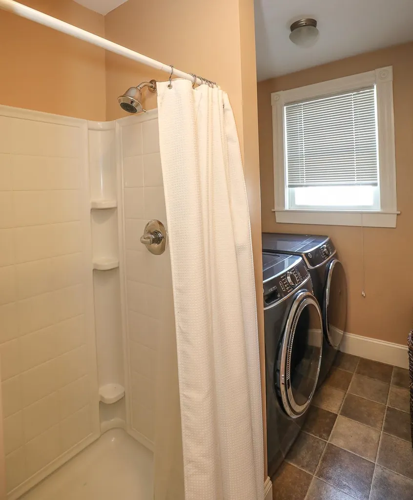 282 Myrtle Street Manchester NH 03104