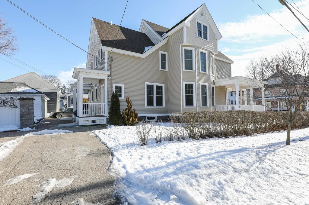 282 Myrtle Street Manchester NH 03104