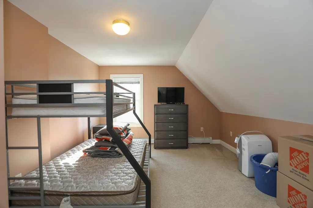 282 Myrtle Street Manchester NH 03104