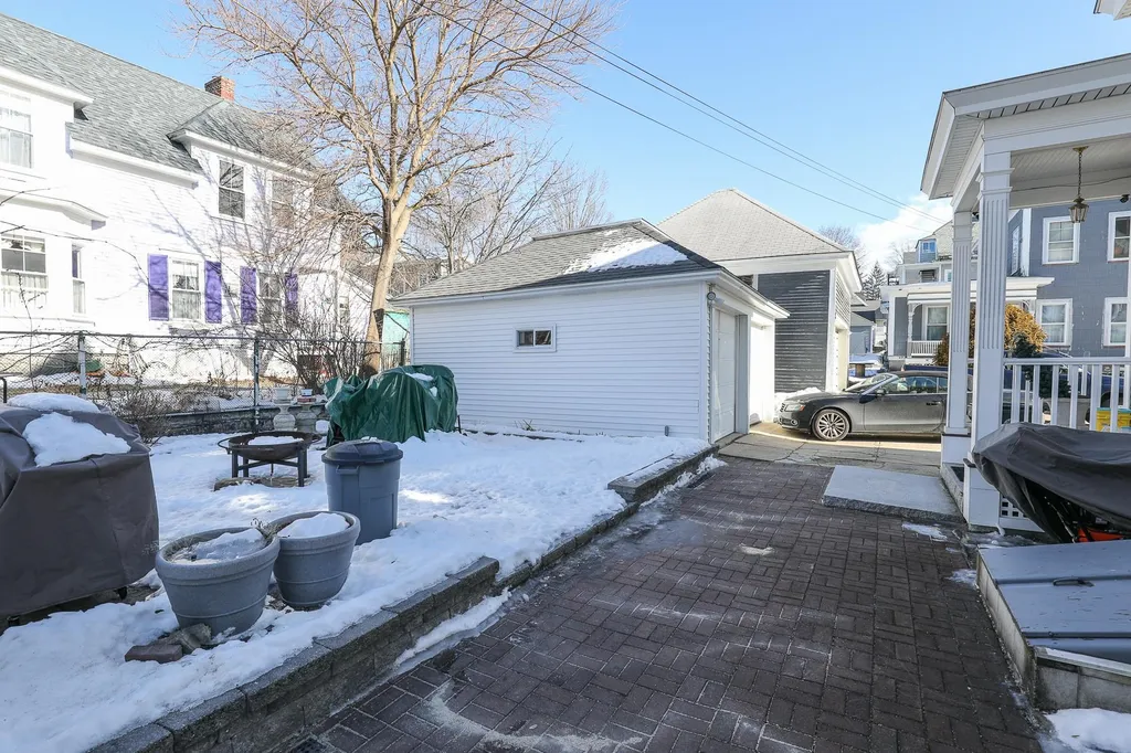 282 Myrtle Street Manchester NH 03104