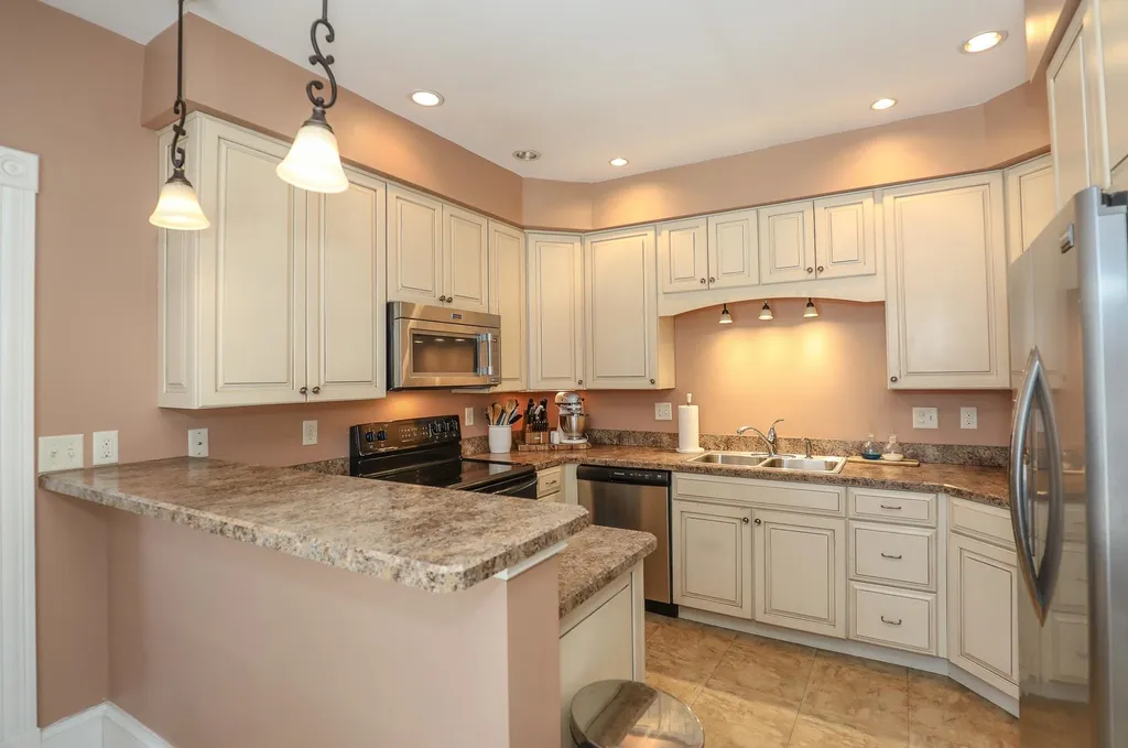 282 Myrtle Street Manchester NH 03104