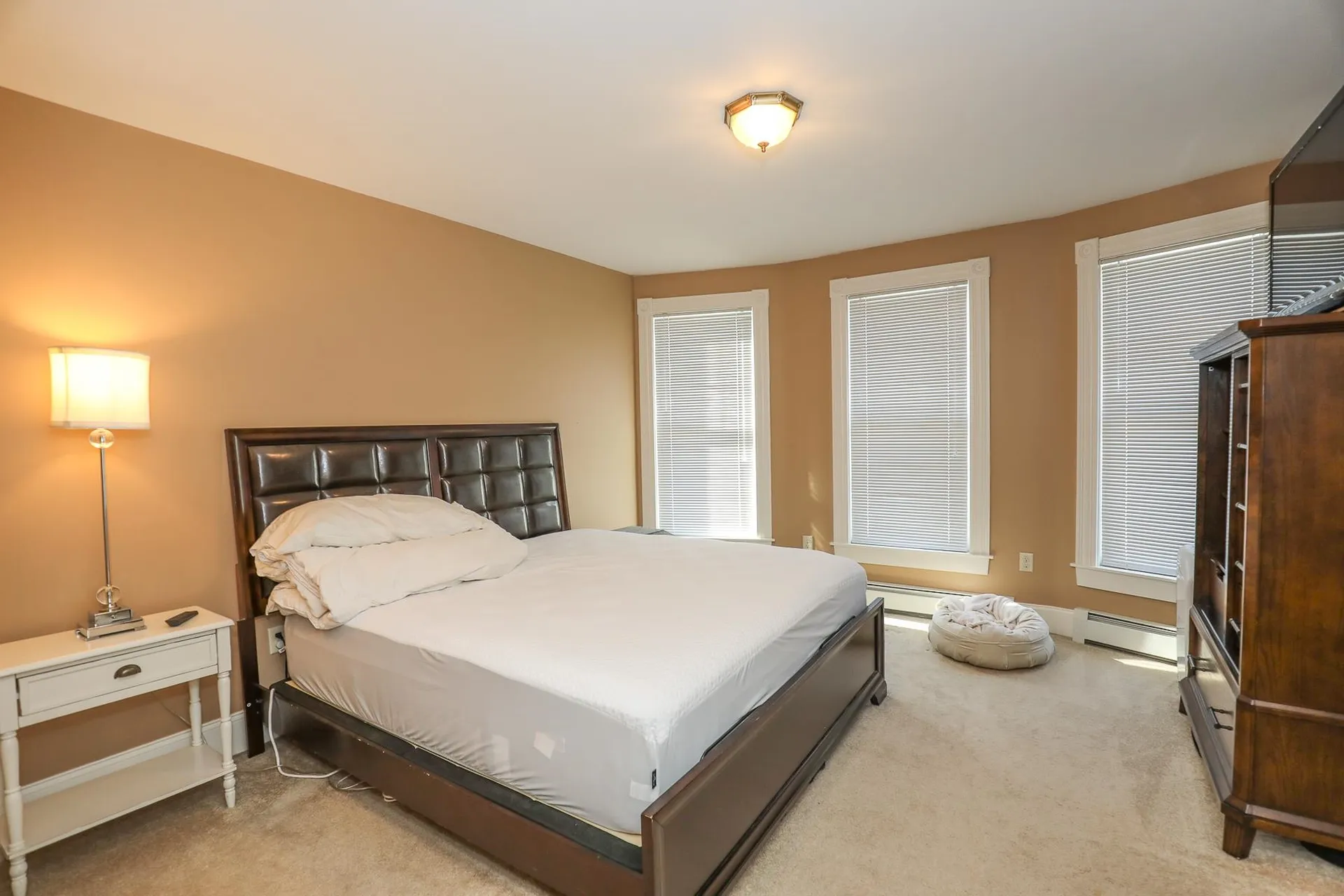 282 Myrtle Street Manchester NH 03104