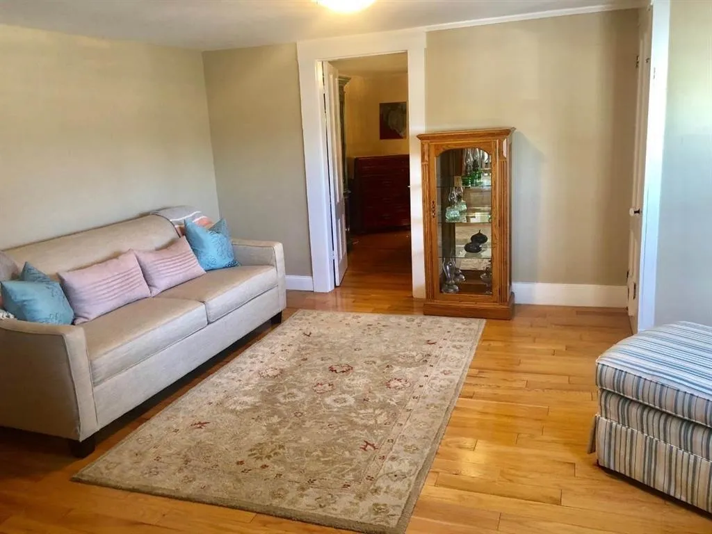 18 Pleasant Street Meredith NH 03253