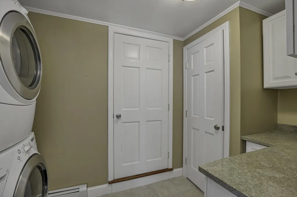18 Pleasant Street Meredith NH 03253