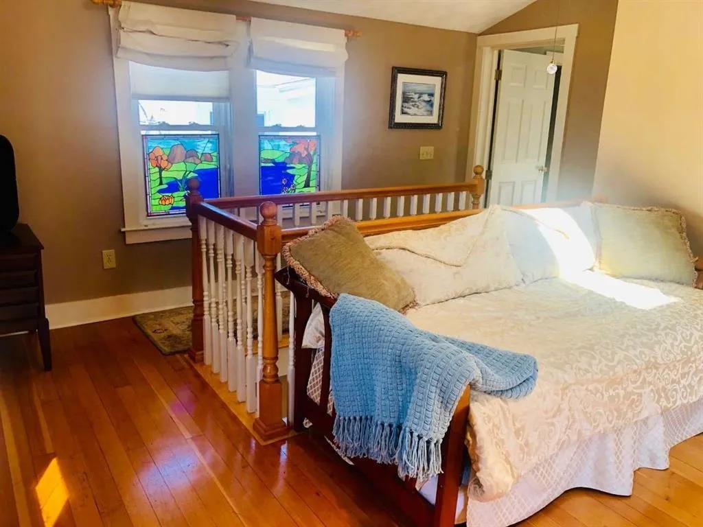 18 Pleasant Street Meredith NH 03253