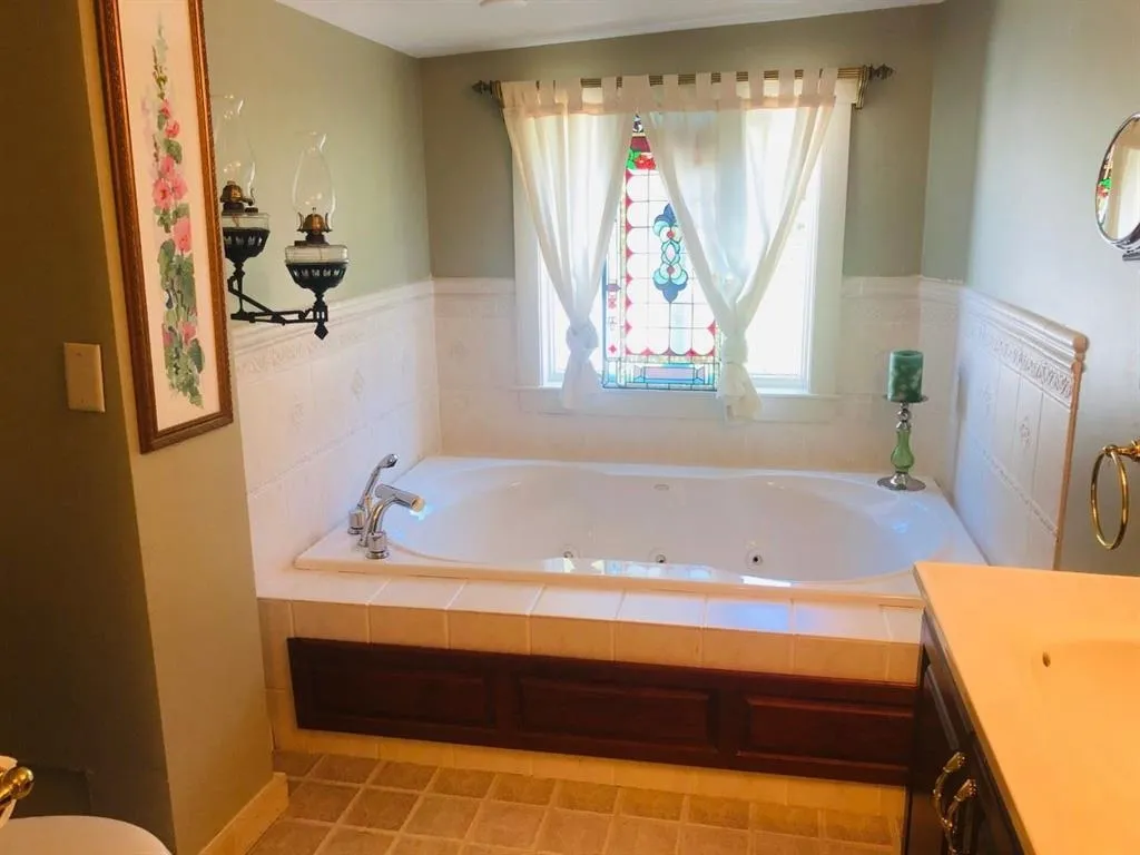 18 Pleasant Street Meredith NH 03253
