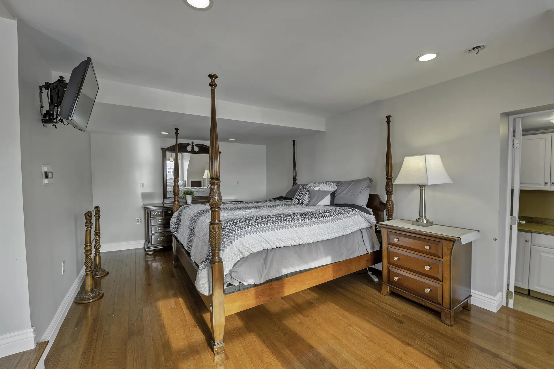 18 Pleasant Street Meredith NH 03253
