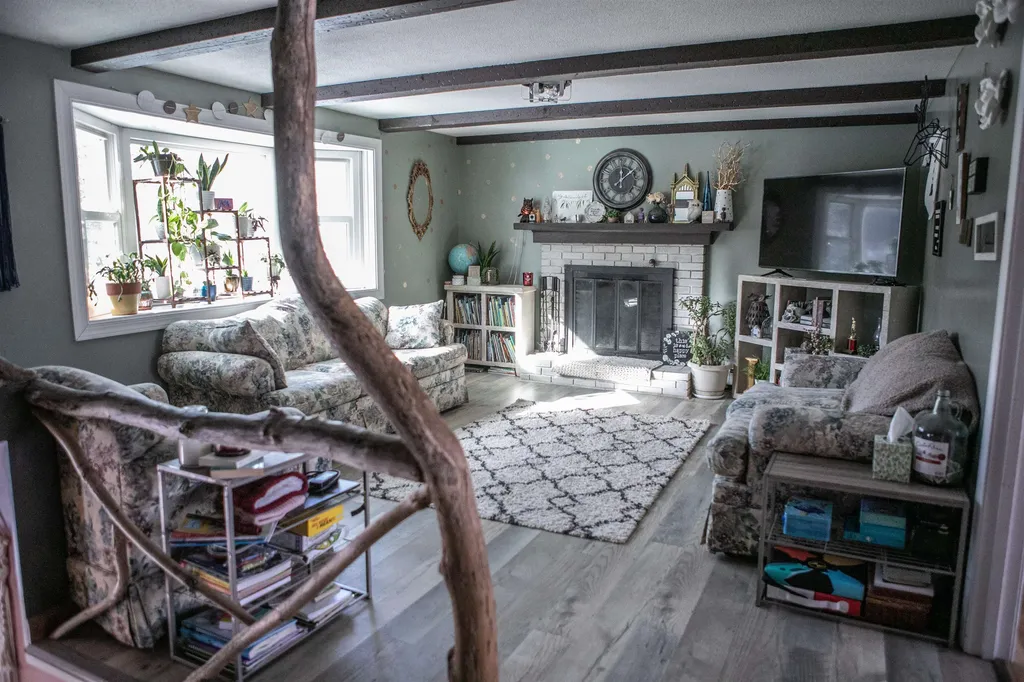 245 Wadleigh Falls Road Lee NH 03861