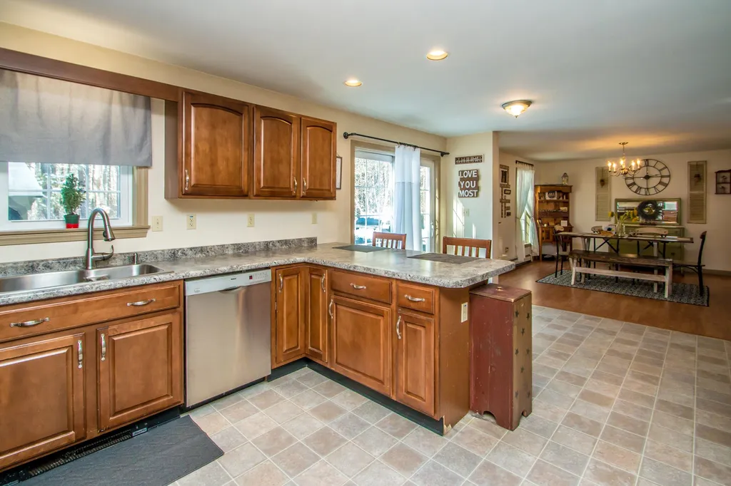 514 Silver Pine Lane Tamworth NH 03886