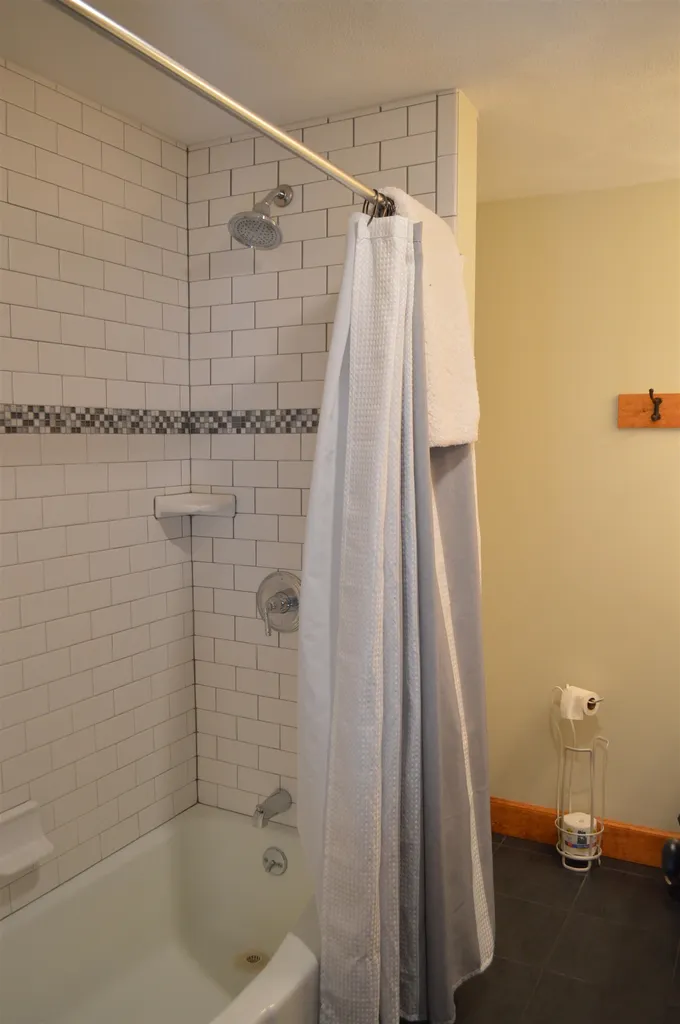 36 Port Wedeln Road Wolfeboro NH 03894