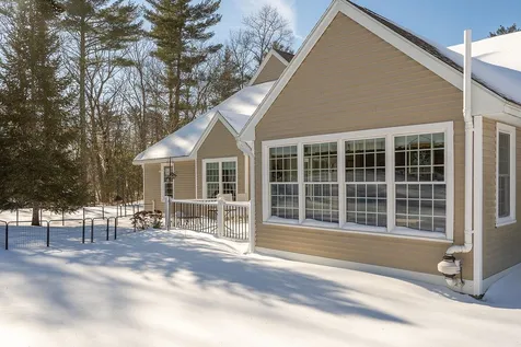 1-1 Risloves Way Fremont NH 03044