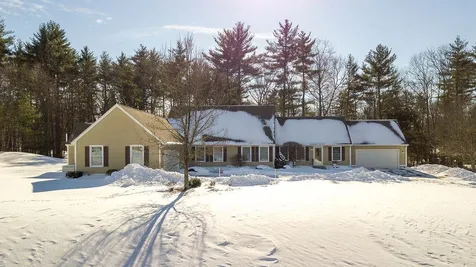 1-1 Risloves Way Fremont NH 03044