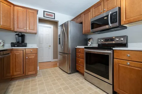 1-1 Risloves Way Fremont NH 03044