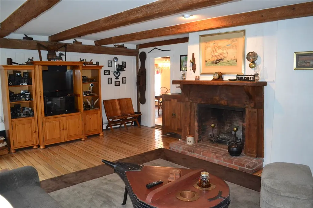 458 Center Street Wolfeboro NH 03894