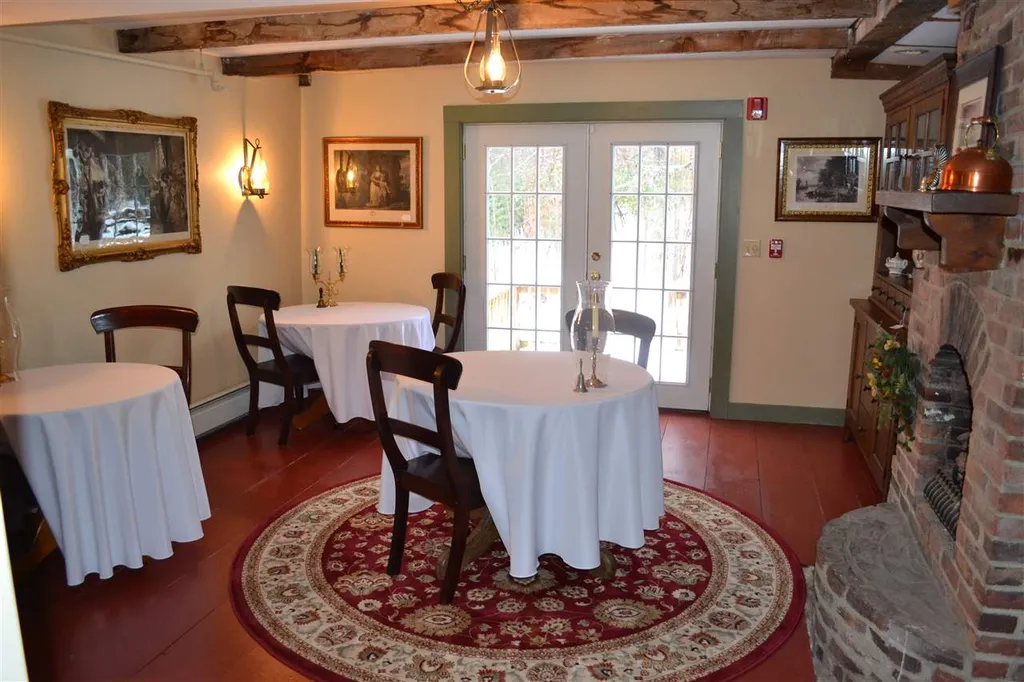 458 Center Street Wolfeboro NH 03894