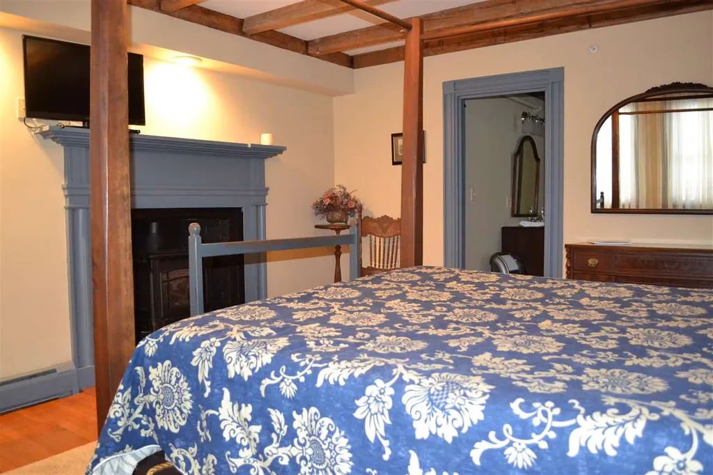 458 Center Street Wolfeboro NH 03894