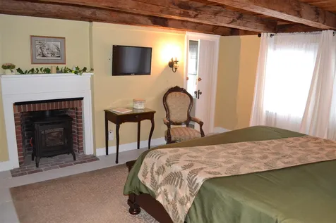 458 Center Street Wolfeboro NH 03894