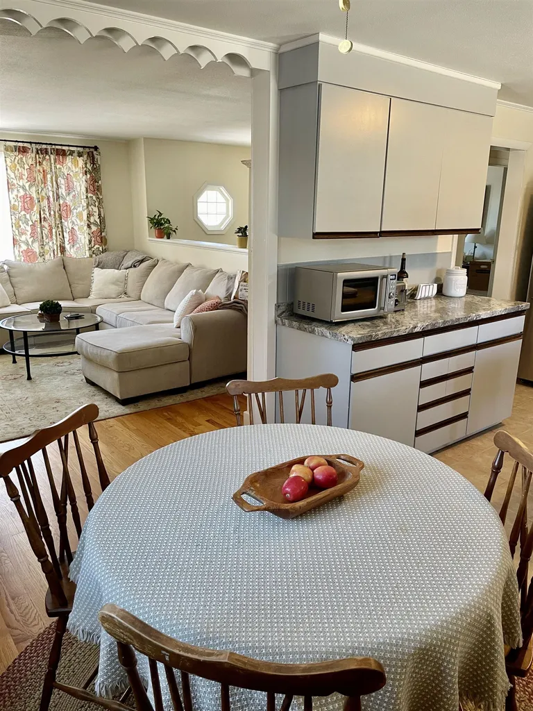 29 Briand Drive Nashua NH 03063