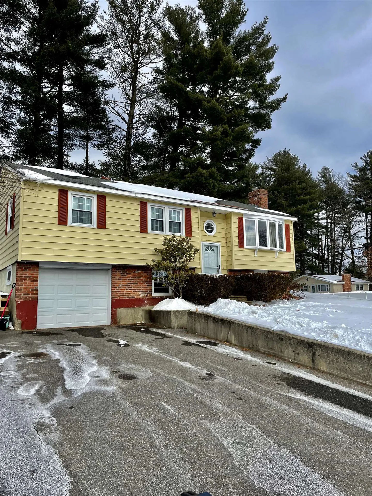29 Briand Drive Nashua NH 03063