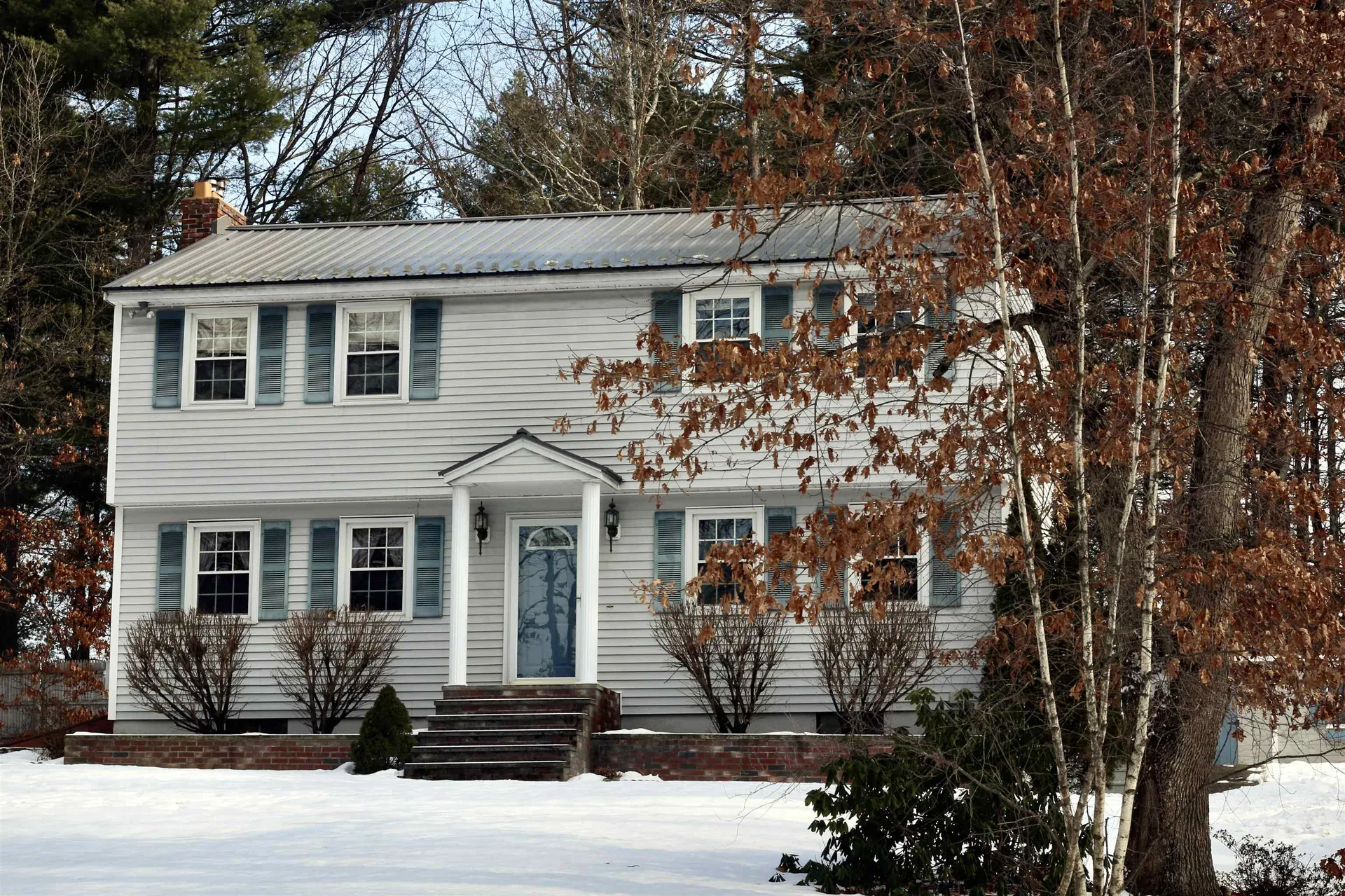 4 Alan Circle Londonderry NH 03053