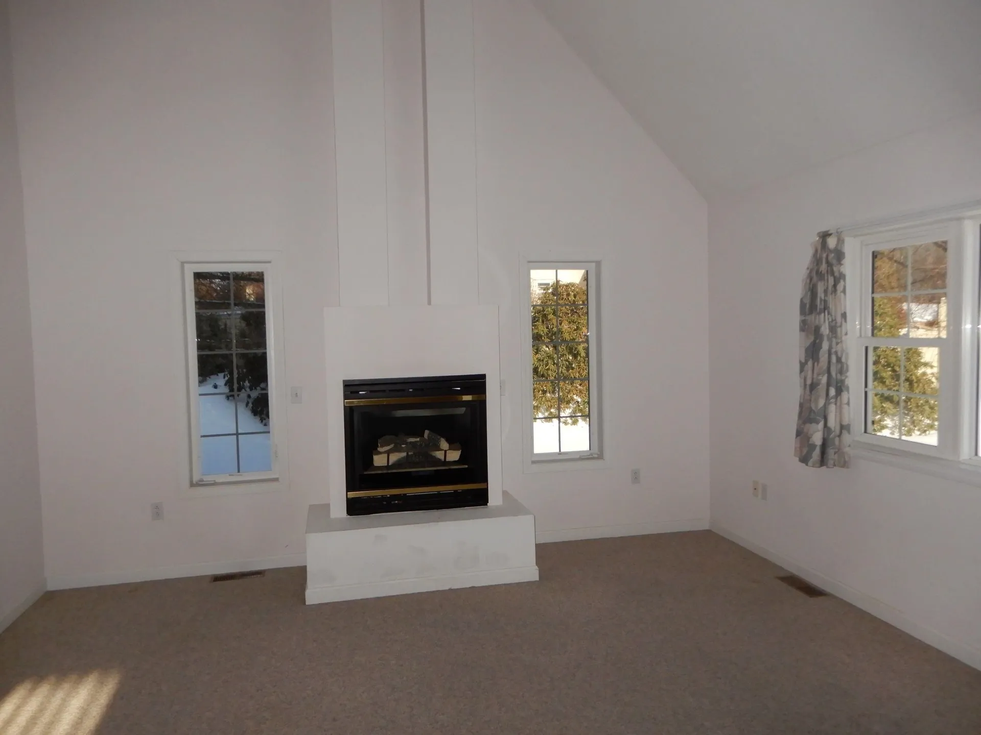 1480 Old North Main Street Laconia NH 03246
