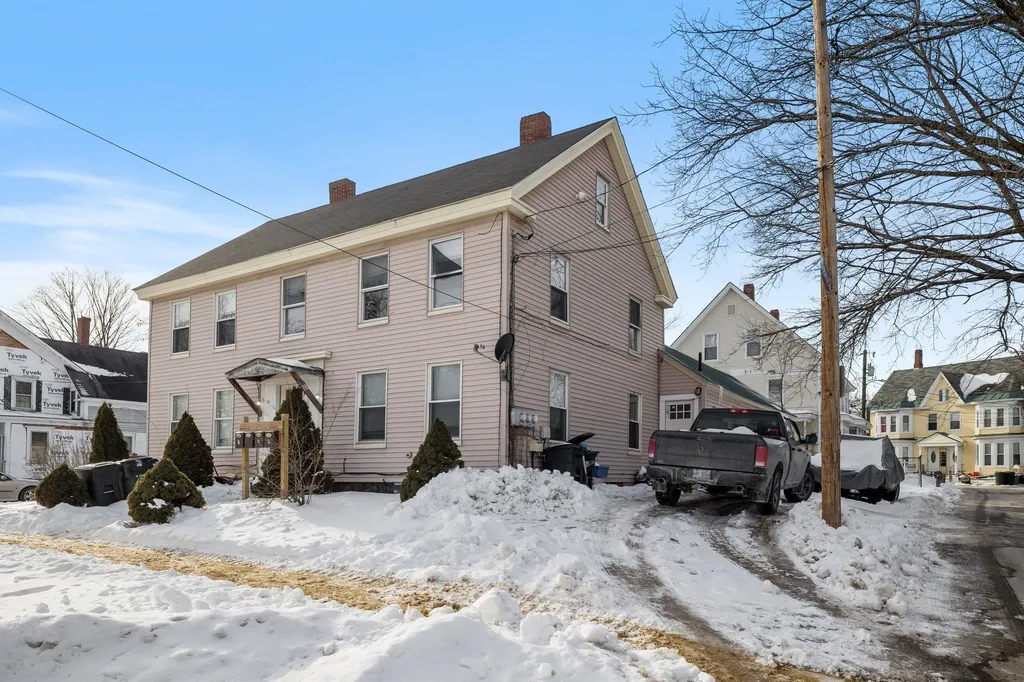 71 Academy Street Laconia NH 03246