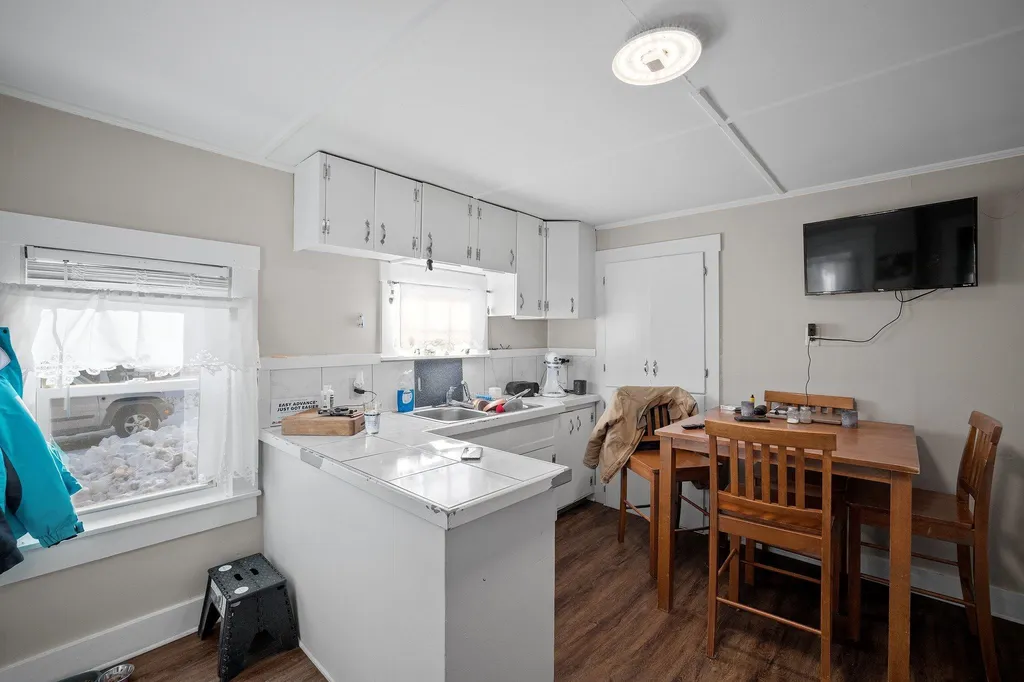 71 Academy Street Laconia NH 03246