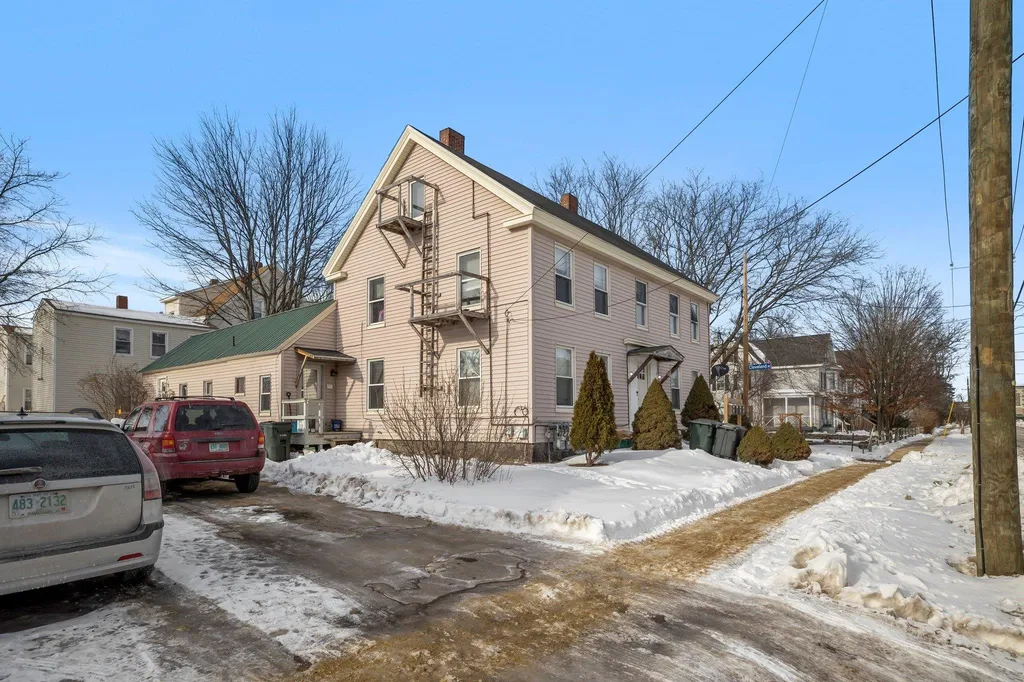 71 Academy Street Laconia NH 03246