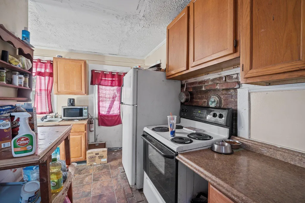 71 Academy Street Laconia NH 03246