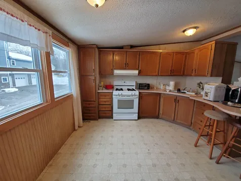 7 Dartmouth Street Enfield NH 03748