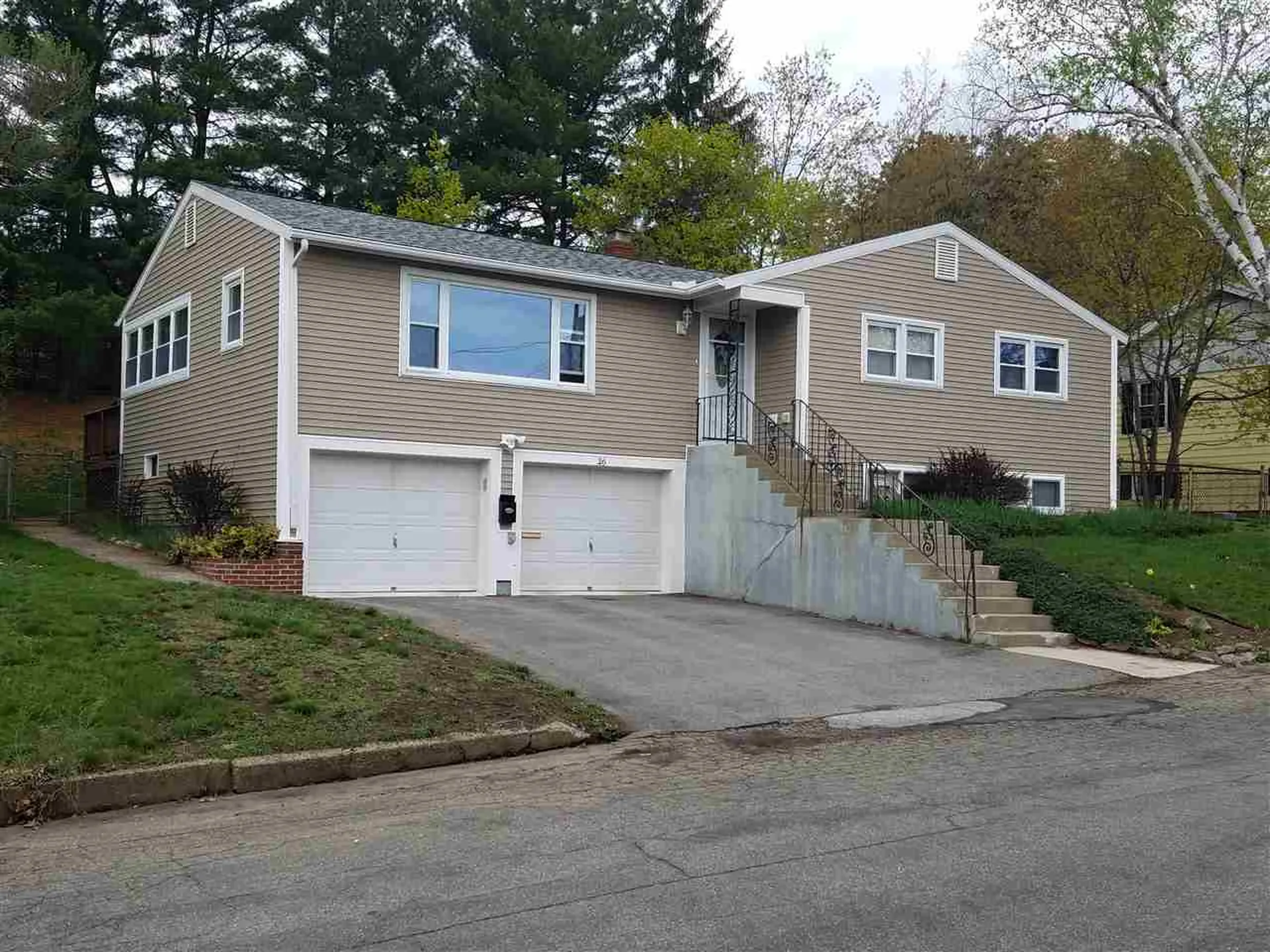 26 Memorial Drive Manchester NH 03103