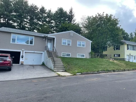 26 Memorial Drive Manchester NH 03103
