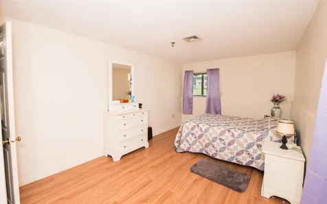 411 Abbott Farm Lane Hudson NH 03051