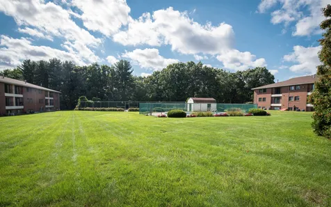 411 Abbott Farm Lane Hudson NH 03051