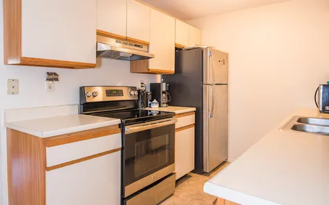411 Abbott Farm Lane Hudson NH 03051