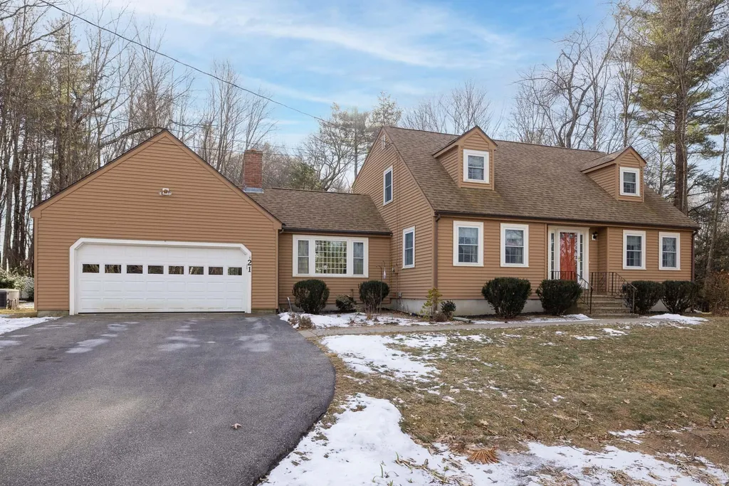 21 Raeder Drive Stratham NH 03885