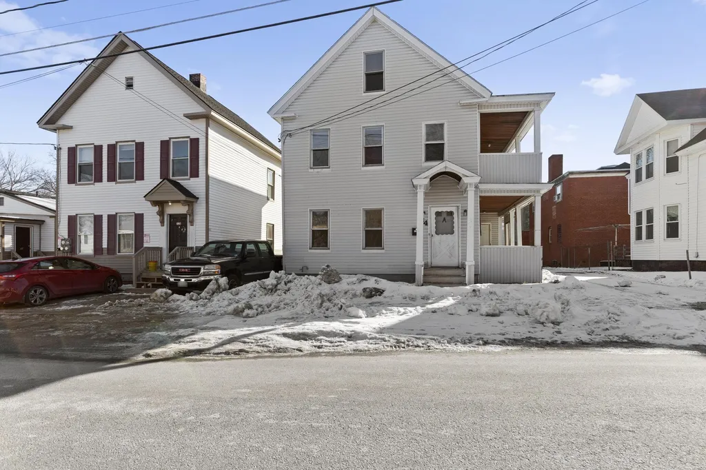 34 Chestnut Street Rochester NH 03867